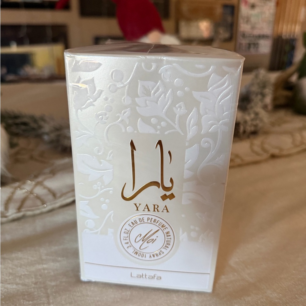 Ara Yara Perfume Box - Cream and Gold